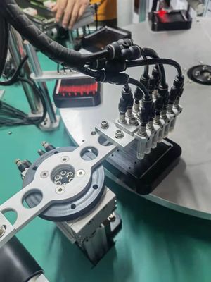 ফ্ল্যাট বোর্ড এবং কভারগুলির জন্য স্বয়ংক্রিয় ইউভি স্ক্রিন প্রিন্টিং মেশিন