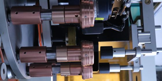 ১-রঙিন প্রতি মিনিটে ৫০ পিস স্বয়ংক্রিয় জার এবং বোতল ক্যাপ ইউভি স্ক্রিন প্রিন্টিং মেশিন